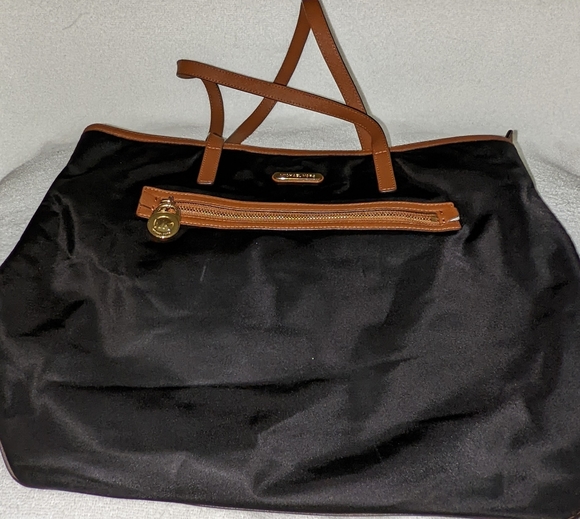 Michael Kors Kempton large nylon tote bag. - Picture 5 of 14